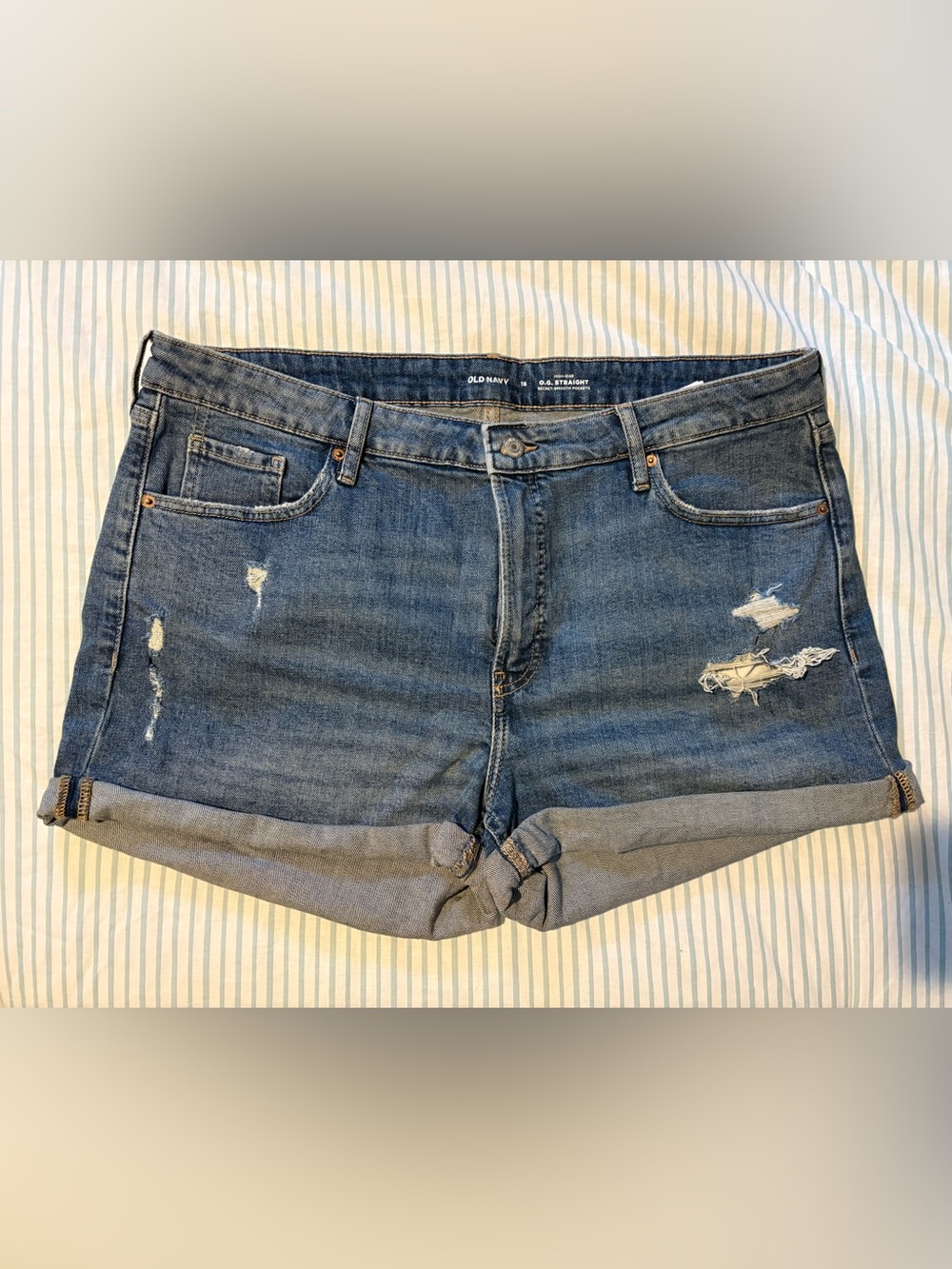 Old Navy High Rise O.G. Straight Denim Shorts Distressed Cuffed Size 18 Women’s